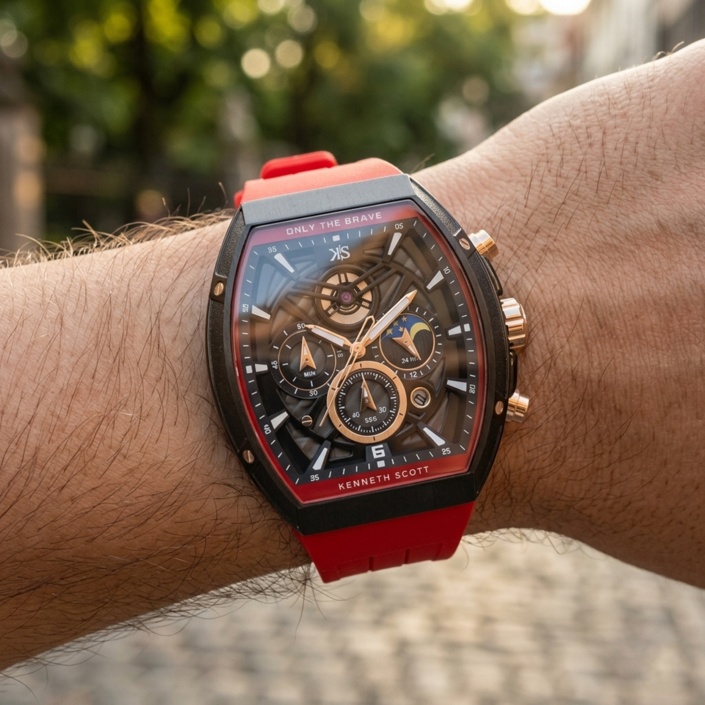 Color_Black +Red 